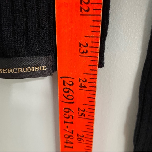 Abercrombie & Fitch Lambswool Blend Blue LS Sweater Size Small - Picture 8 of 9